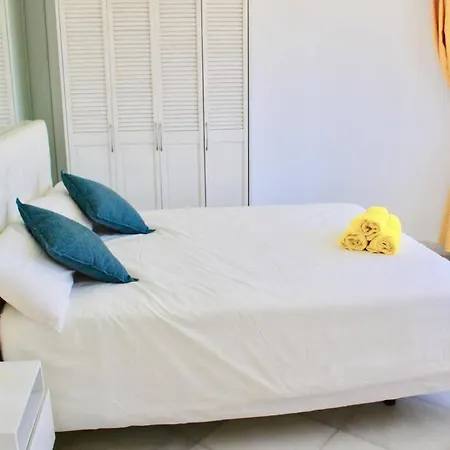 Frontline Sea In The Center Of Puerto Banus.2bedrooms -garden *