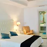 Frontline Sea In The Center Of Puerto Banus.2bedrooms -garden Apartment Marbella